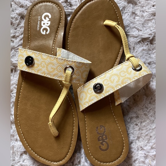 GCG Sandals - Picture 1 of 2